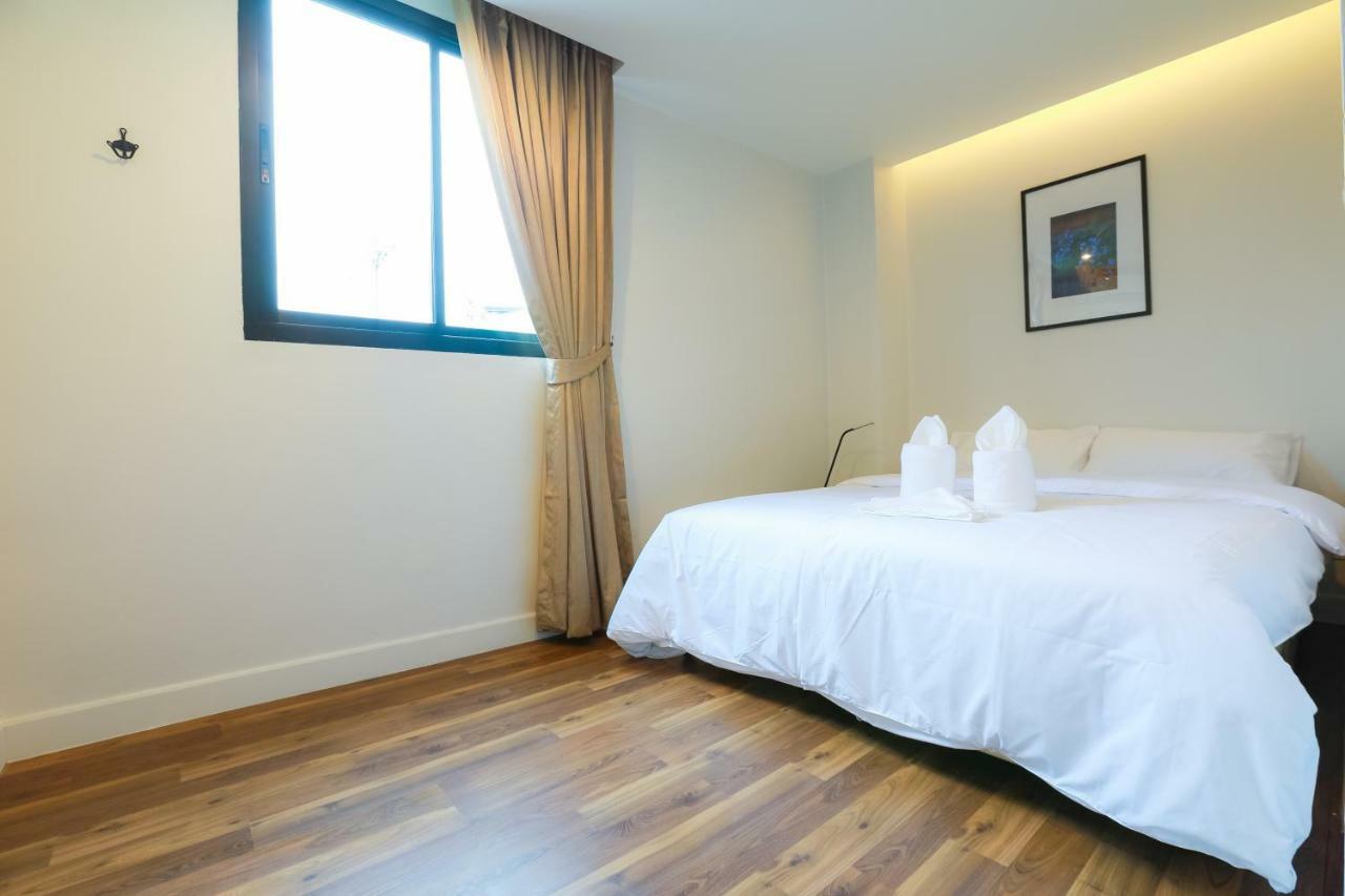 Metro Hotel Bangkok Kültér fotó