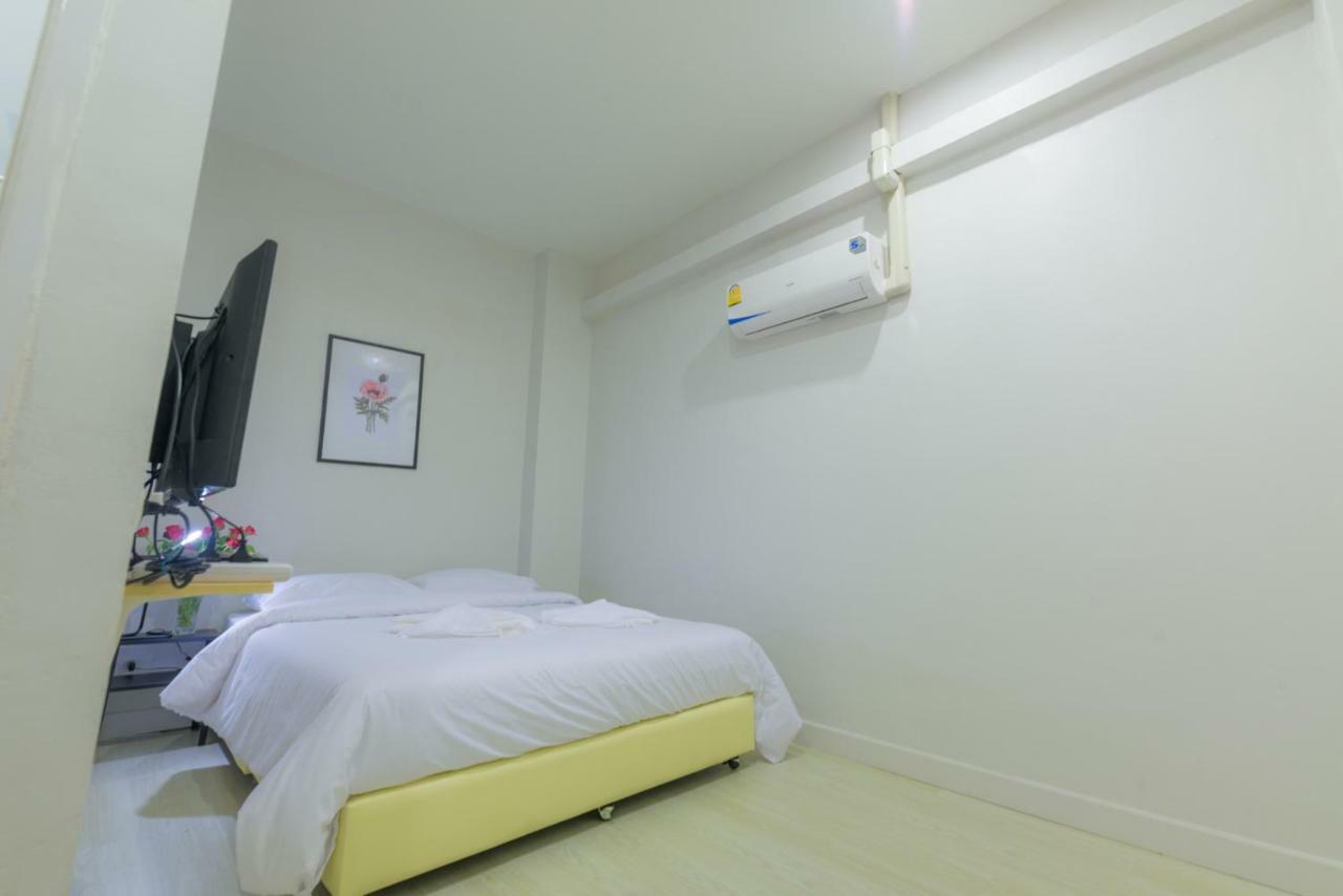 Metro Hotel Bangkok Kültér fotó